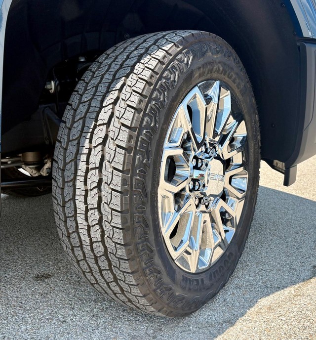 2026 GMC Sierra 2500HD Denali Ultimate thumbnail image 13
