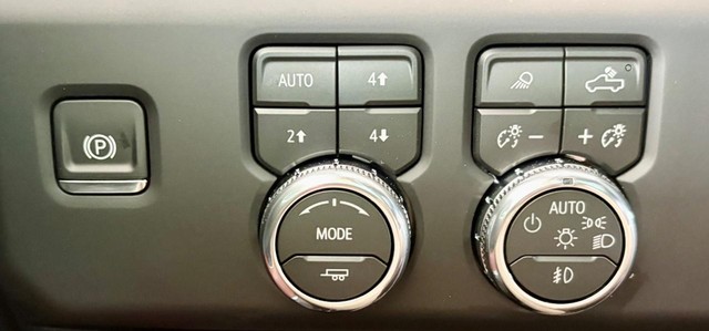 2026 GMC Sierra 2500HD Denali Ultimate thumbnail image 23