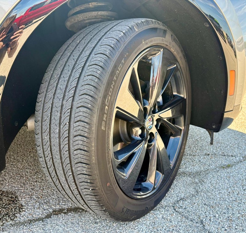 Buick Envision Vehicle Full-screen Gallery Image 10