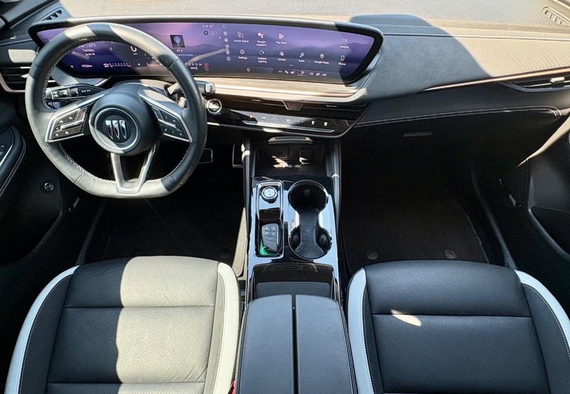 Buick Envision Vehicle Full-screen Gallery Image 13