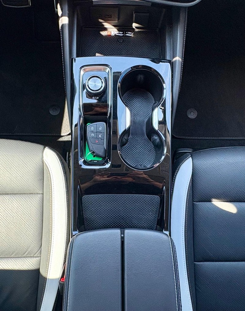Buick Envision Vehicle Full-screen Gallery Image 14