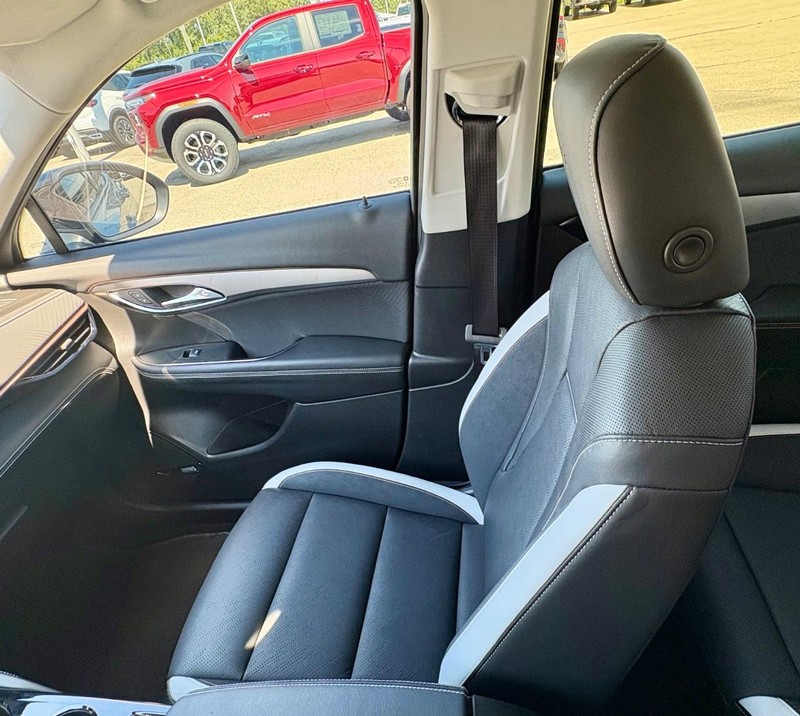 Buick Envision Vehicle Full-screen Gallery Image 15