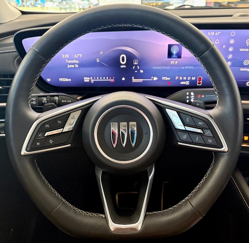 Buick Envision Vehicle Full-screen Gallery Image 19
