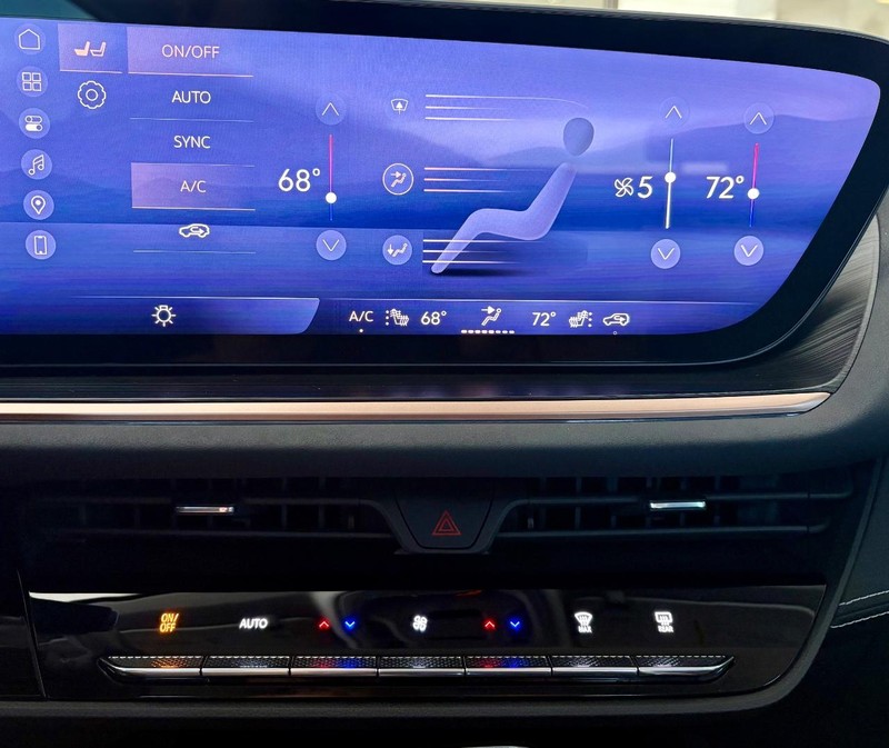 Buick Envision Vehicle Full-screen Gallery Image 26