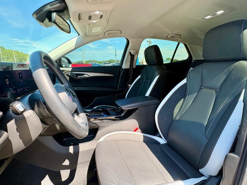 Buick Envision Vehicle Full-screen Gallery Image 29