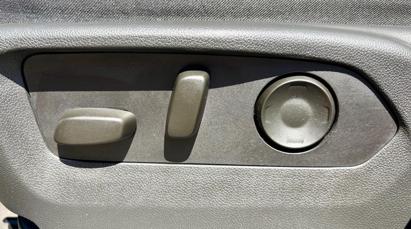 Buick Envision Vehicle Full-screen Gallery Image 30