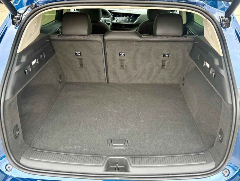 Buick Envision Vehicle Full-screen Gallery Image 05
