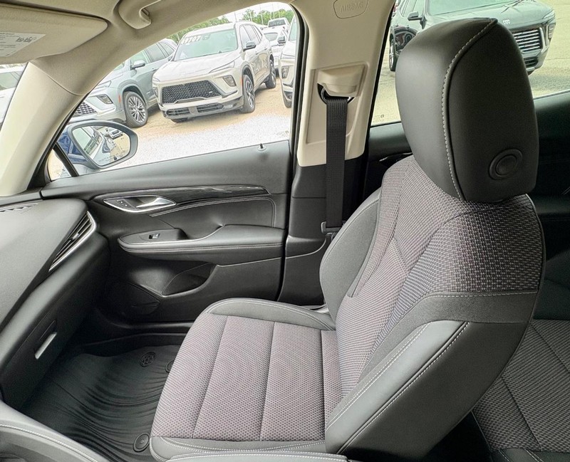 Buick Envision Vehicle Full-screen Gallery Image 15
