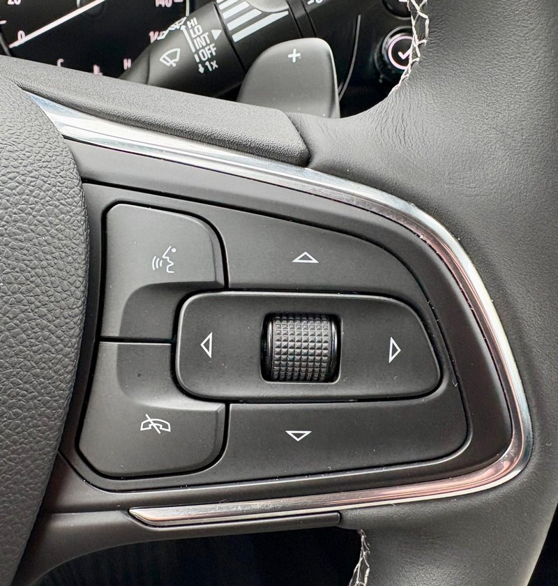 Buick Envision Vehicle Full-screen Gallery Image 21