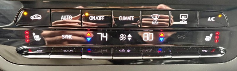 Buick Envision Vehicle Full-screen Gallery Image 26