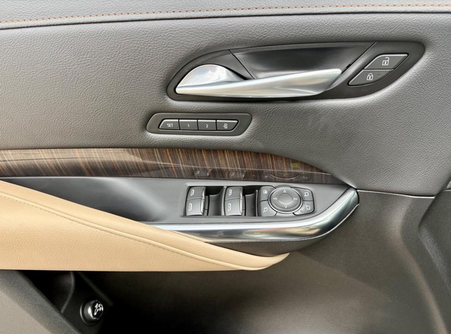 2024 Cadillac XT4 Premium Luxury - Photo 17