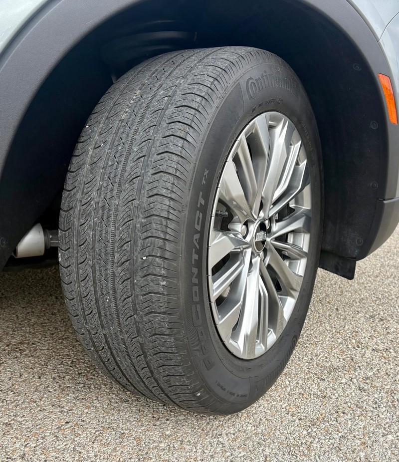 Cadillac XT4 Vehicle Full-screen Gallery Image 10