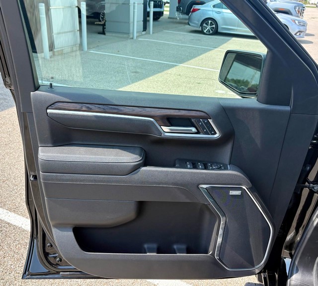 2026 GMC Sierra 1500 SLT - Photo 17