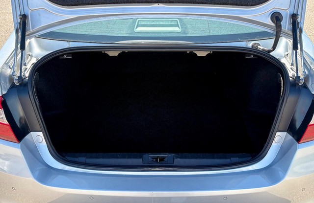 2018 Subaru Legacy Limited thumbnail image 05