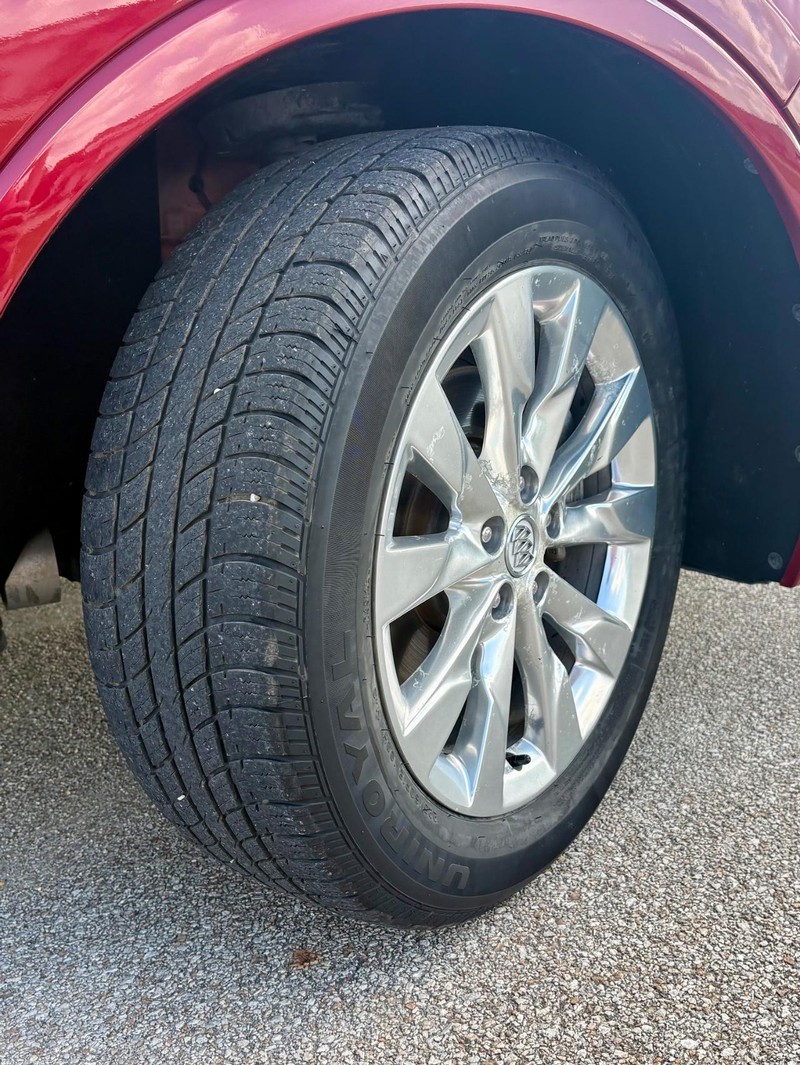 Buick Envision Vehicle Full-screen Gallery Image 10