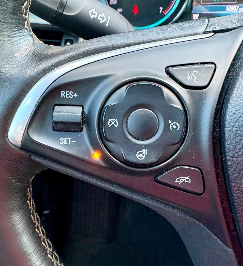 Buick Envision Vehicle Full-screen Gallery Image 20