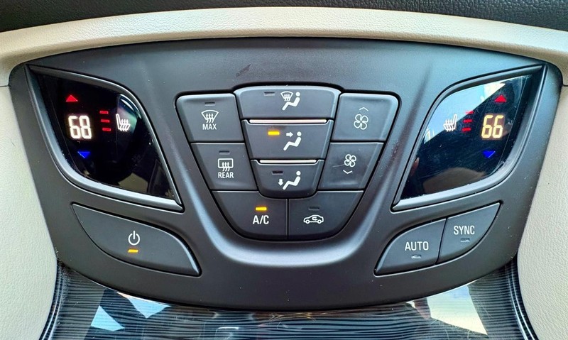 Buick Envision Vehicle Full-screen Gallery Image 27