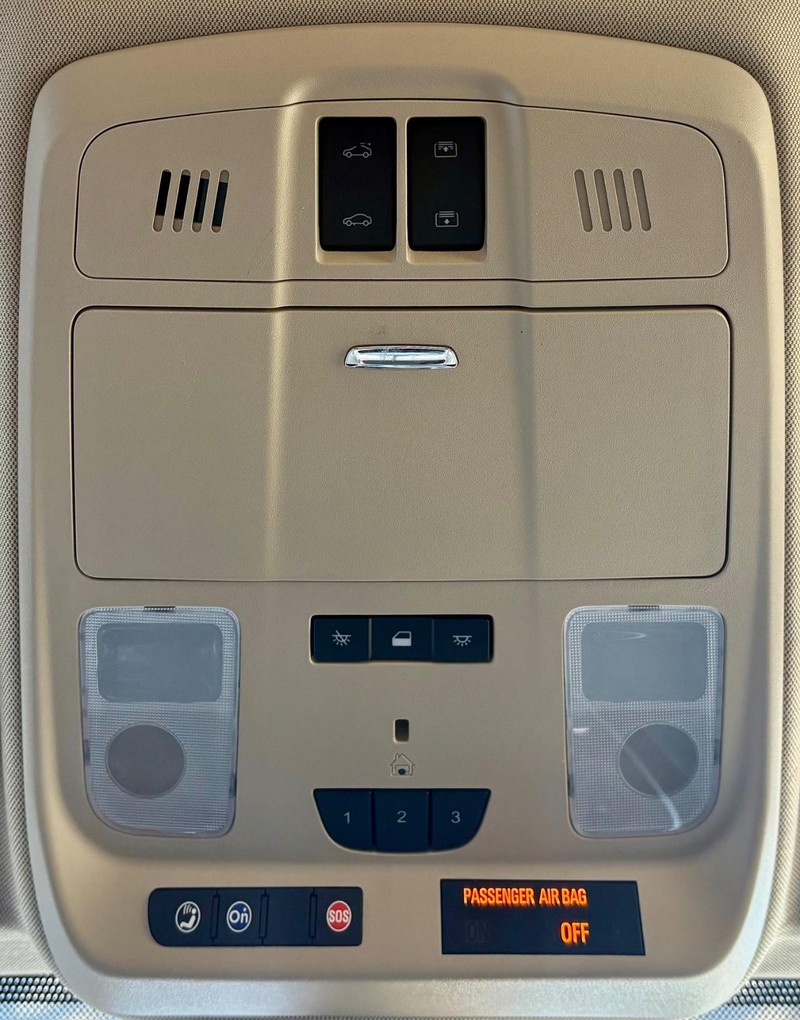 Buick Envision Vehicle Full-screen Gallery Image 30