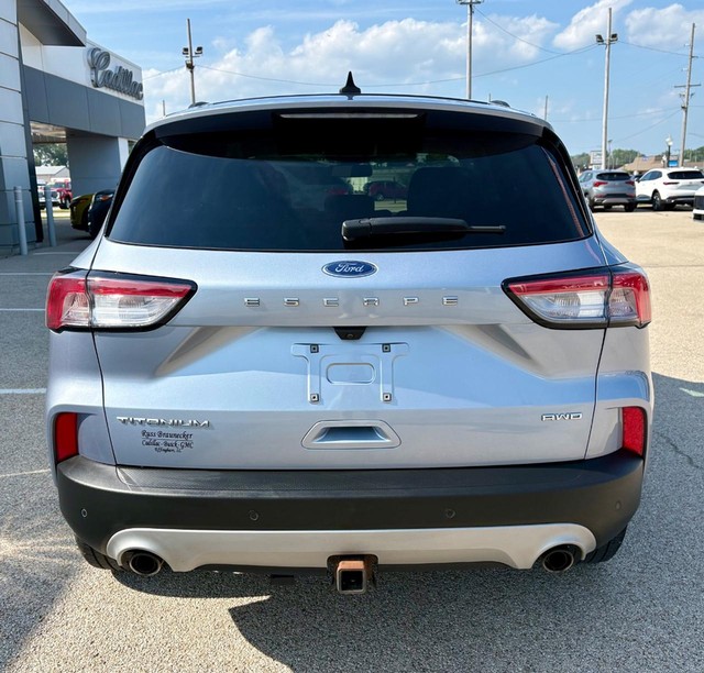 2022 Ford Escape Titanium thumbnail image 04
