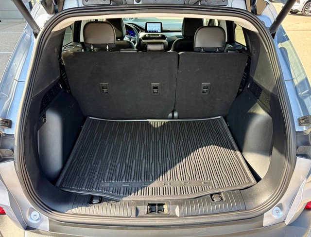2022 Ford Escape Titanium thumbnail image 05