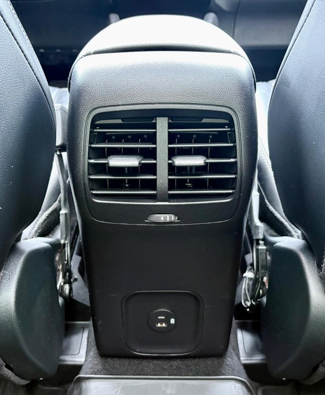2022 Ford Escape Titanium thumbnail image 12