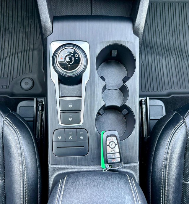 2022 Ford Escape Titanium thumbnail image 14