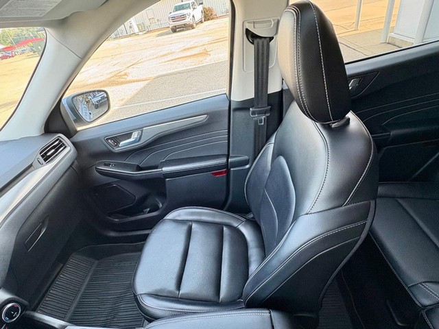 2022 Ford Escape Titanium thumbnail image 15