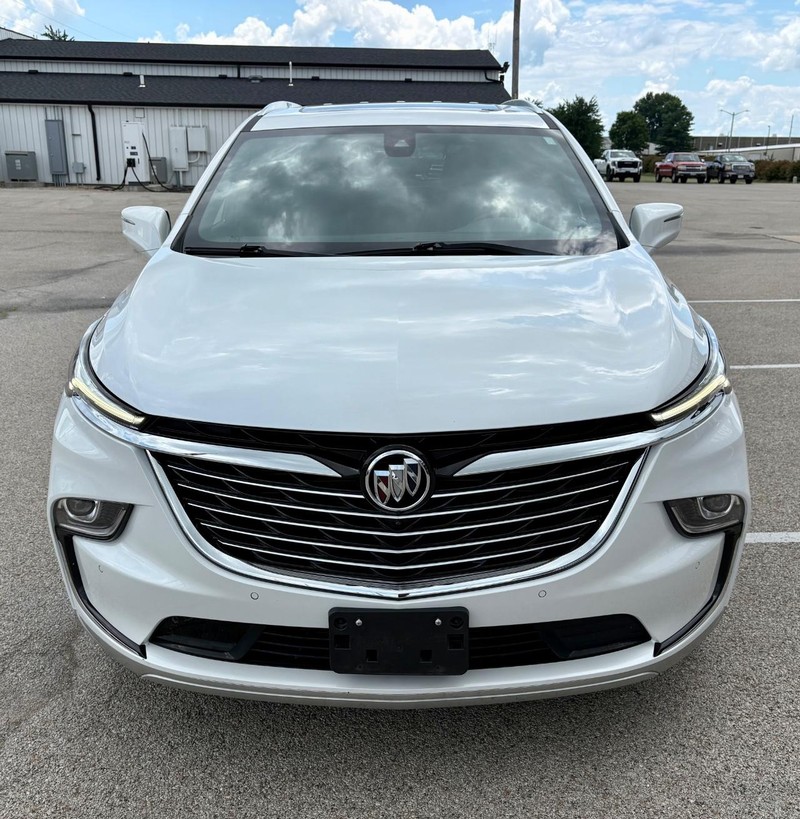 Buick Enclave Vehicle Full-screen Gallery Image 09