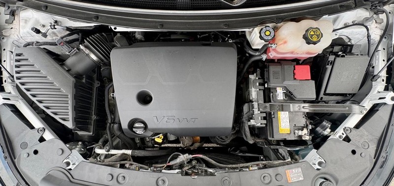 Buick Enclave Vehicle Full-screen Gallery Image 10