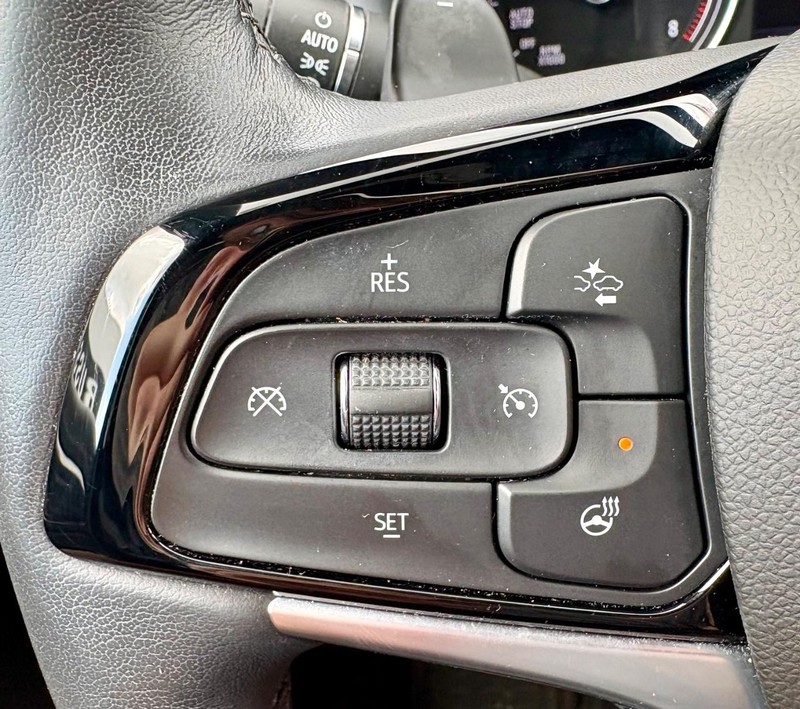 Buick Enclave Vehicle Full-screen Gallery Image 22