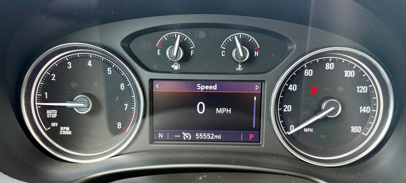 Buick Enclave Vehicle Full-screen Gallery Image 24