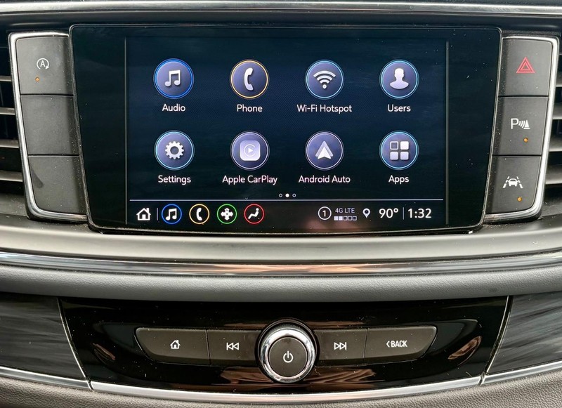 Buick Enclave Vehicle Full-screen Gallery Image 25