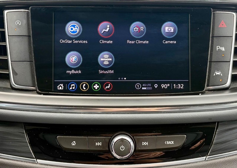Buick Enclave Vehicle Full-screen Gallery Image 26