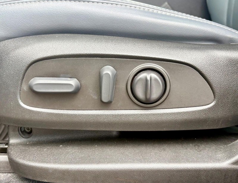Buick Enclave Vehicle Full-screen Gallery Image 33