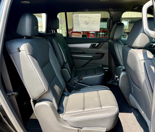 2026 Buick Enclave Sport Touring thumbnail image 13