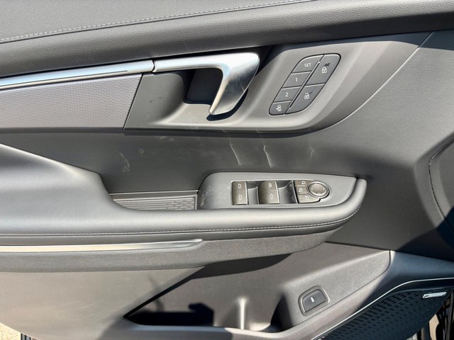 2026 Buick Enclave Sport Touring thumbnail image 19