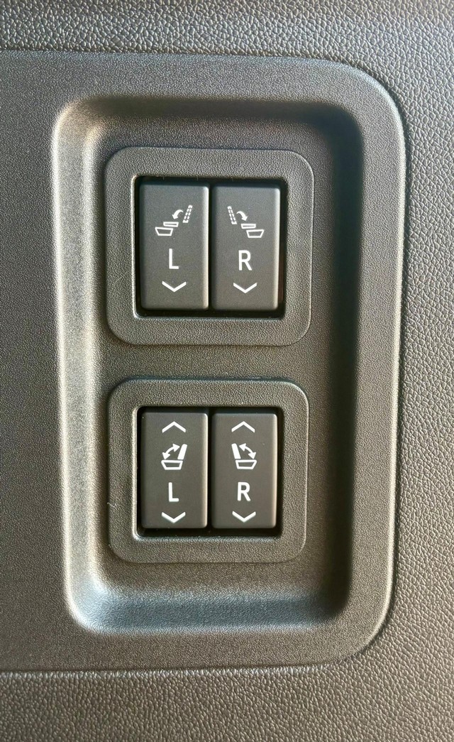 2026 Buick Enclave Preferred thumbnail image 07