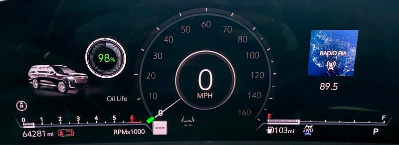 Cadillac Escalade Vehicle Full-screen Gallery Image 29