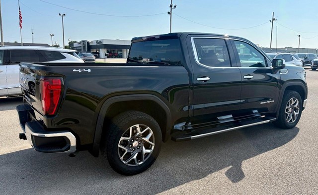 2022 GMC Sierra 1500 4WD SLT Crew Cab thumbnail image 03