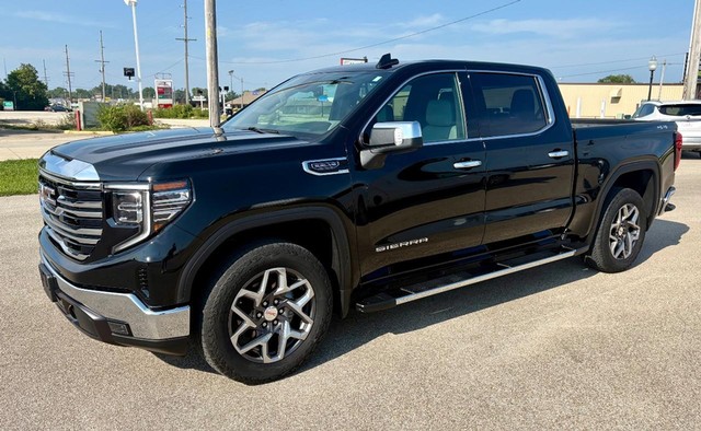 2022 GMC Sierra 1500 4WD SLT Crew Cab thumbnail image 07