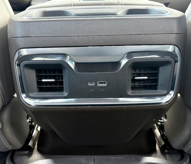 2022 GMC Sierra 1500 4WD SLT Crew Cab thumbnail image 13