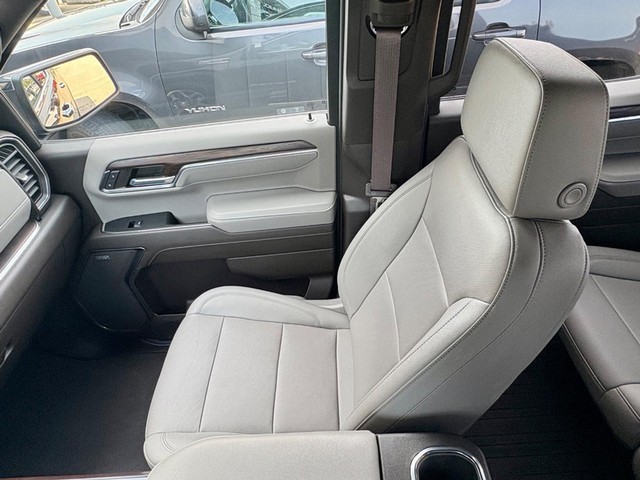 2022 GMC Sierra 1500 4WD SLT Crew Cab thumbnail image 16