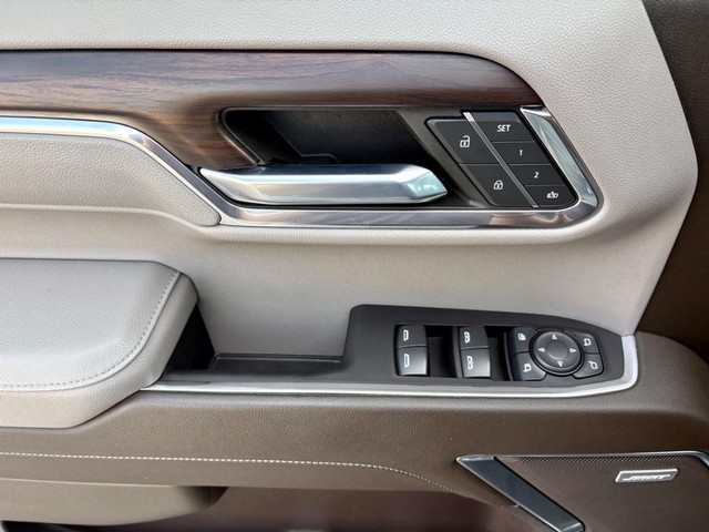 2022 GMC Sierra 1500 4WD SLT Crew Cab thumbnail image 18