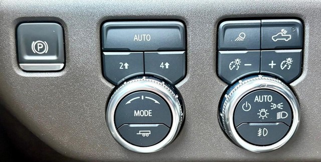 2022 GMC Sierra 1500 4WD SLT Crew Cab thumbnail image 20