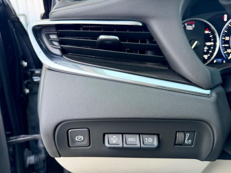Buick Enclave Vehicle Full-screen Gallery Image 28