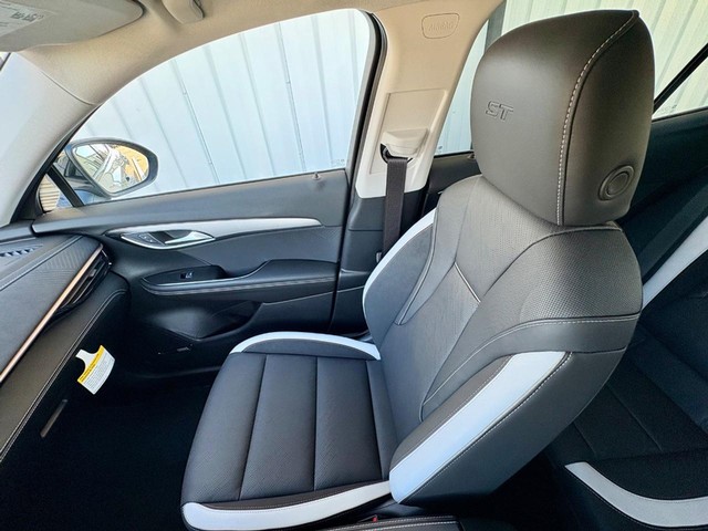 2026 Buick Envision Sport Touring thumbnail image 15