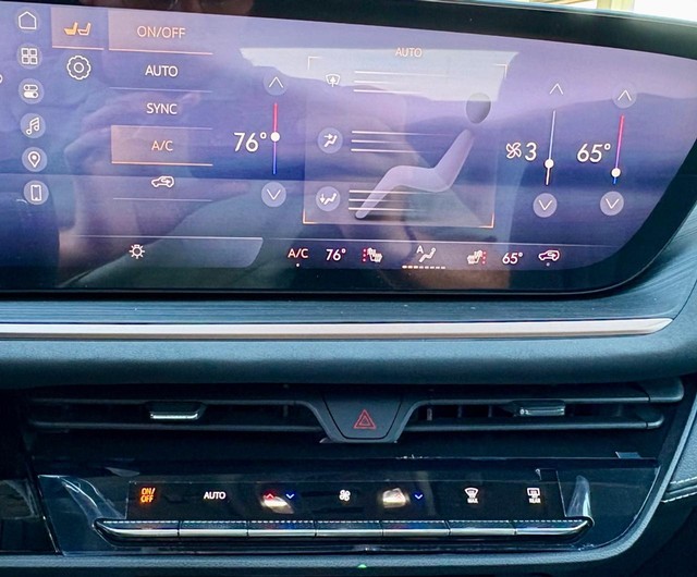 2026 Buick Envision Sport Touring thumbnail image 28