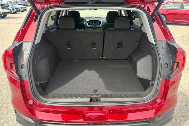2024 GMC Terrain SLE thumbnail image 05