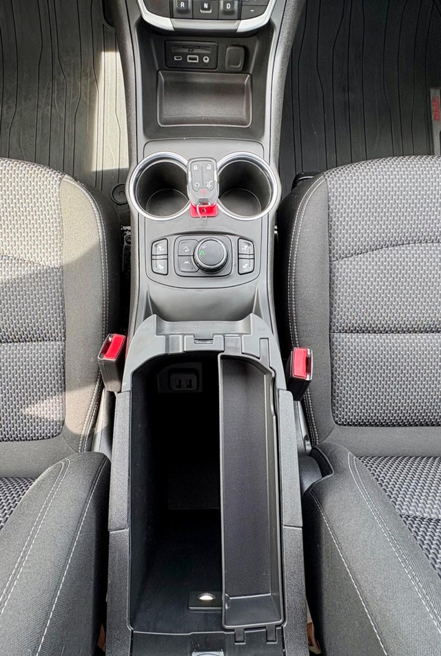 2024 GMC Terrain SLE thumbnail image 14