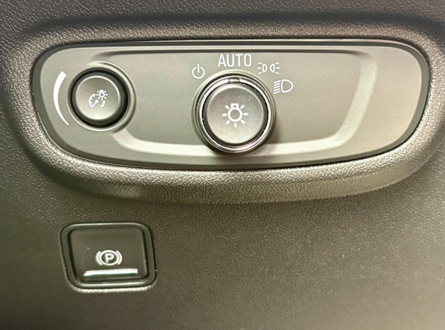 2024 GMC Terrain SLE thumbnail image 18